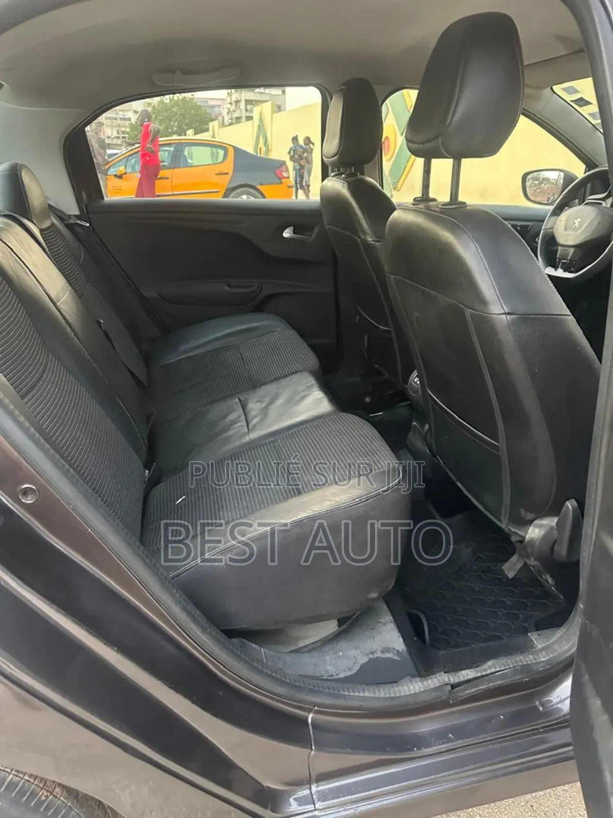 PEUGEOT 301 2016 Gris