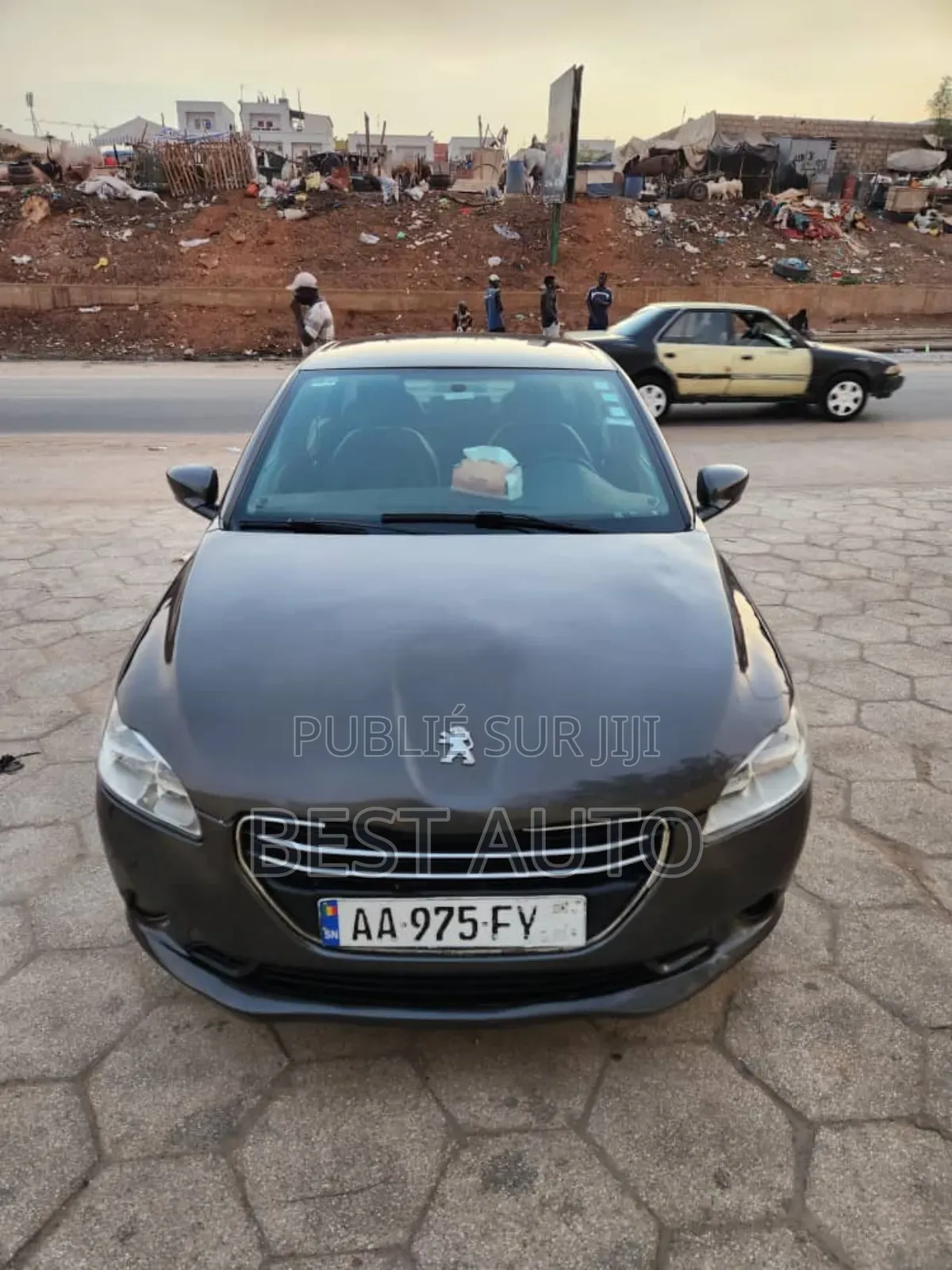 PEUGEOT 301 2016 Gris