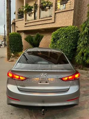 Hyundai Elantra 2017 Gris