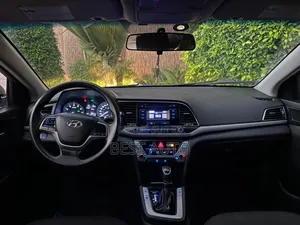 Hyundai Elantra 2017 Gris