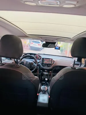 PEUGEOT 2008 2018 Gris