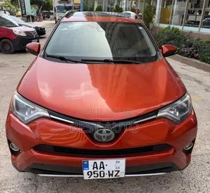 Photo - Toyota RAV4 2017 Orange