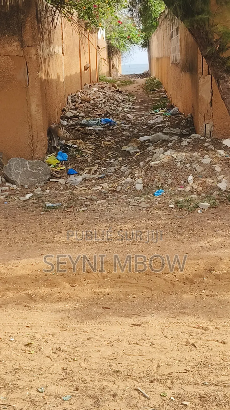 Terrain 468 M2 a Vendre a Petit Mbao