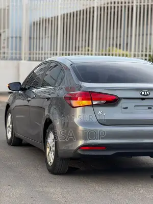 Kia K3000 2017 Gris