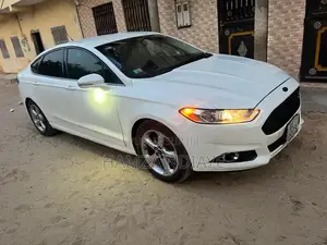 Photo - Ford Fusion 2014 Blanc
