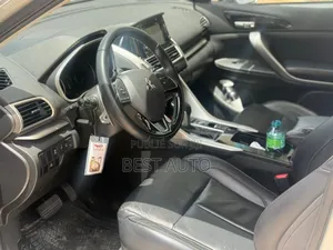 Mitsubishi Eclipse 2022 Gris