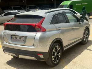 Mitsubishi Eclipse 2022 Gris