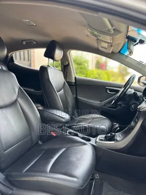 Hyundai Avante 2014 Gris