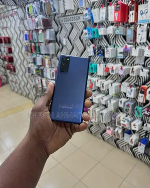 Photo - New Samsung Galaxy S20 FE 128 GB Blue