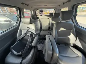 Location Mini Van De 11 Places