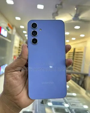 Photo - New Samsung Galaxy A54 5G 128 GB Violet