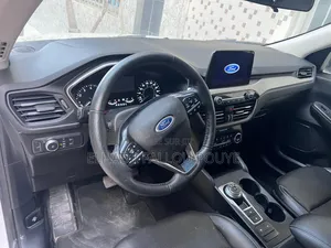 Ford Escape 2021 Blanc