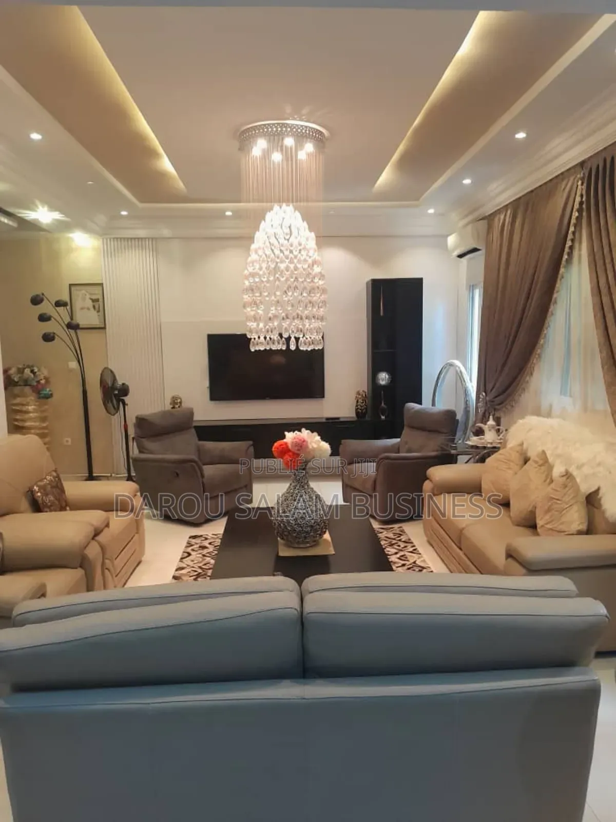 Furnished 5chbre Maison dans Foire, Yoff à Vendre