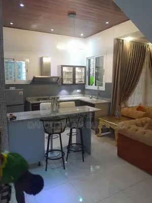 Furnished 5chbre Maison dans Foire, Yoff à Vendre