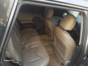 Toyota RAV4 2010 Blanc