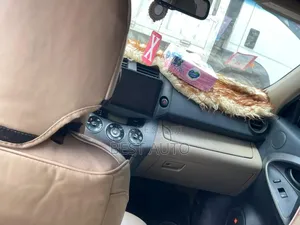 Toyota RAV4 2010 Blanc