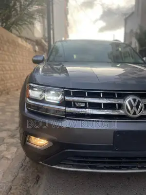 Photo - Volkswagen Atlas SEL Premium 4Motion 2018 Gris