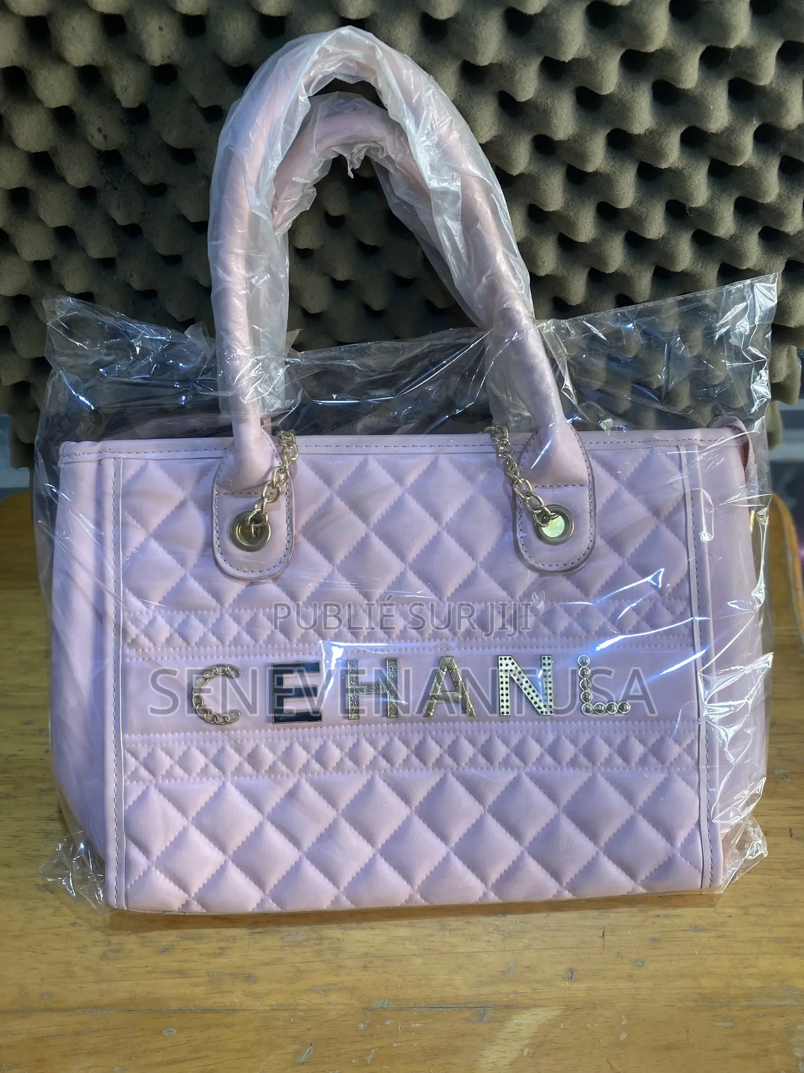 At Sacs Femmes Disponible