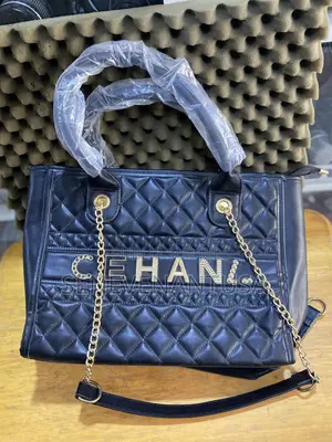 At Sacs Femmes Disponible