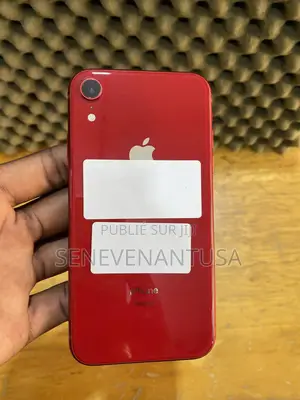 Photo - New Pomme iPhone XR 128 GB Rouge