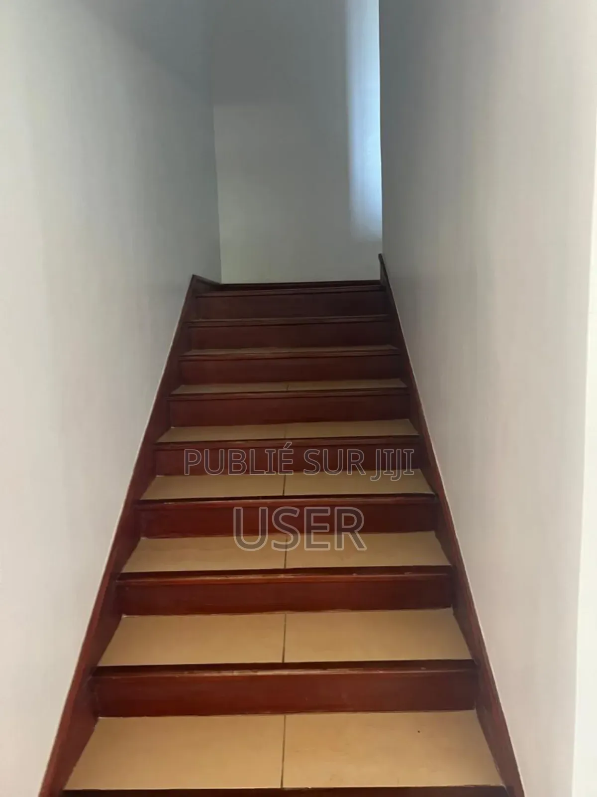 5chbre Maison dans Cisco, Almadies à Louer