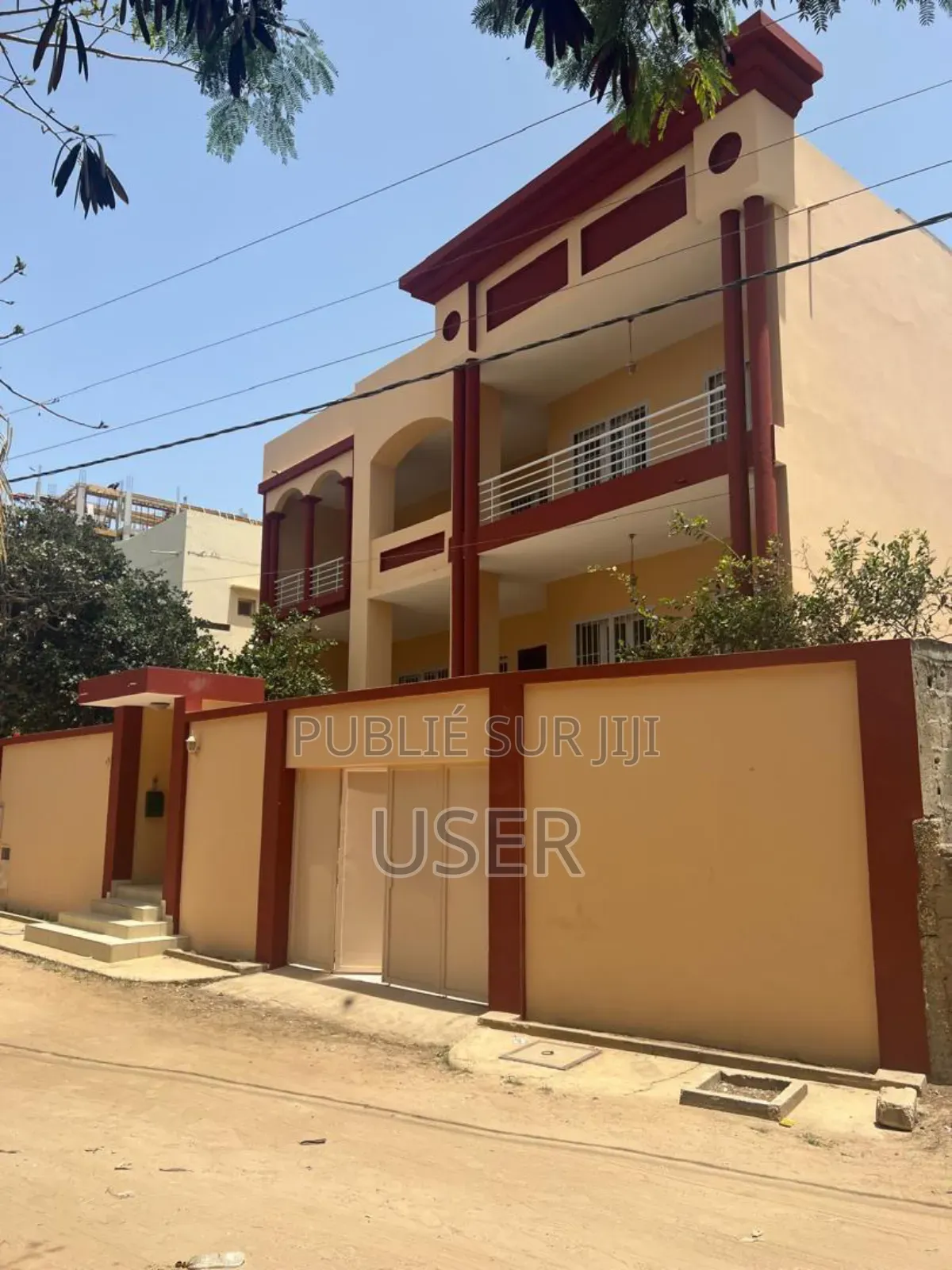 5chbre Maison dans Cisco, Almadies à Louer