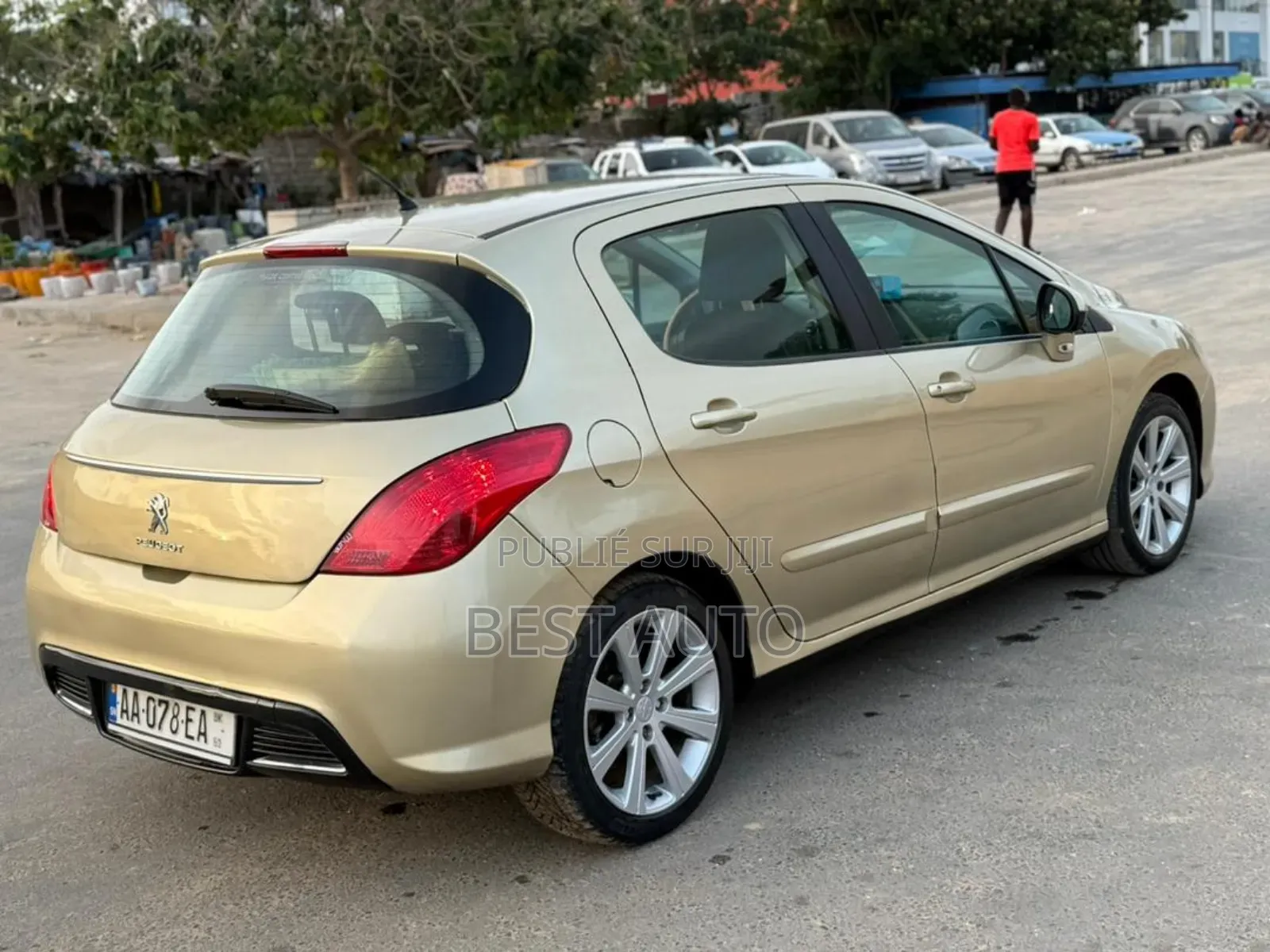 PEUGEOT 308 2013 Vert