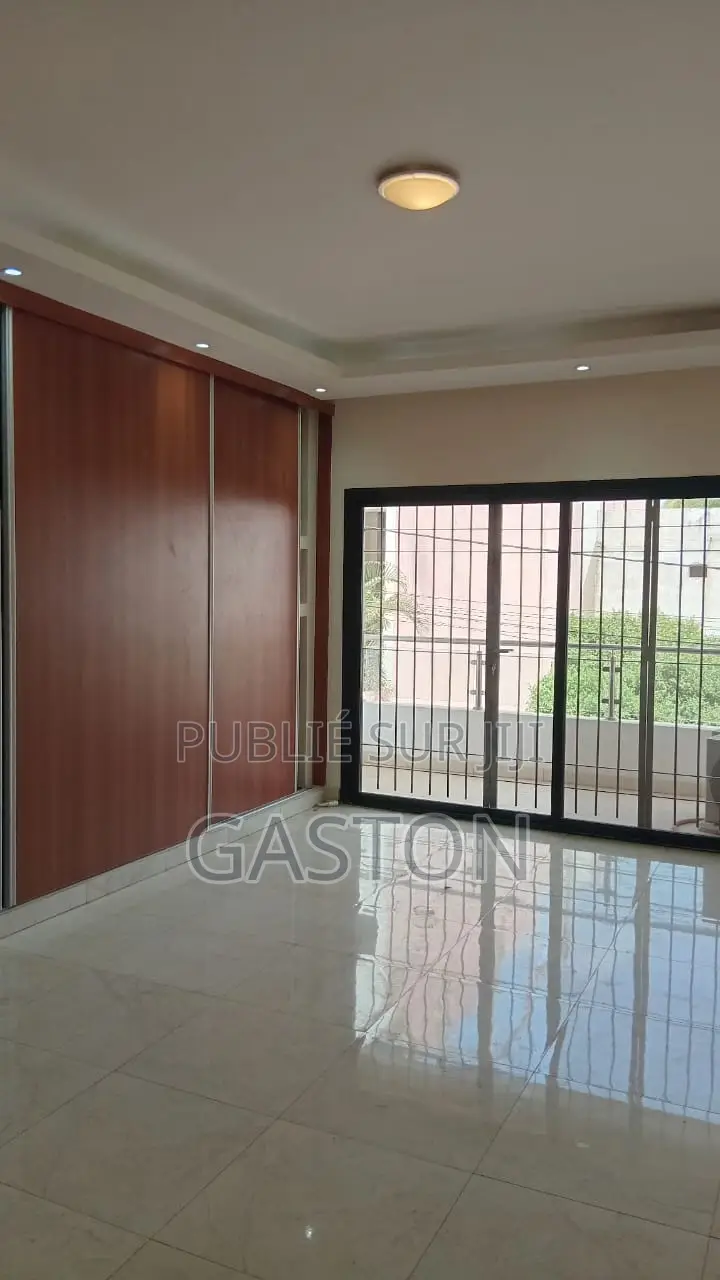 4chbre Appartement dans Katos Immo, Ngor à Louer