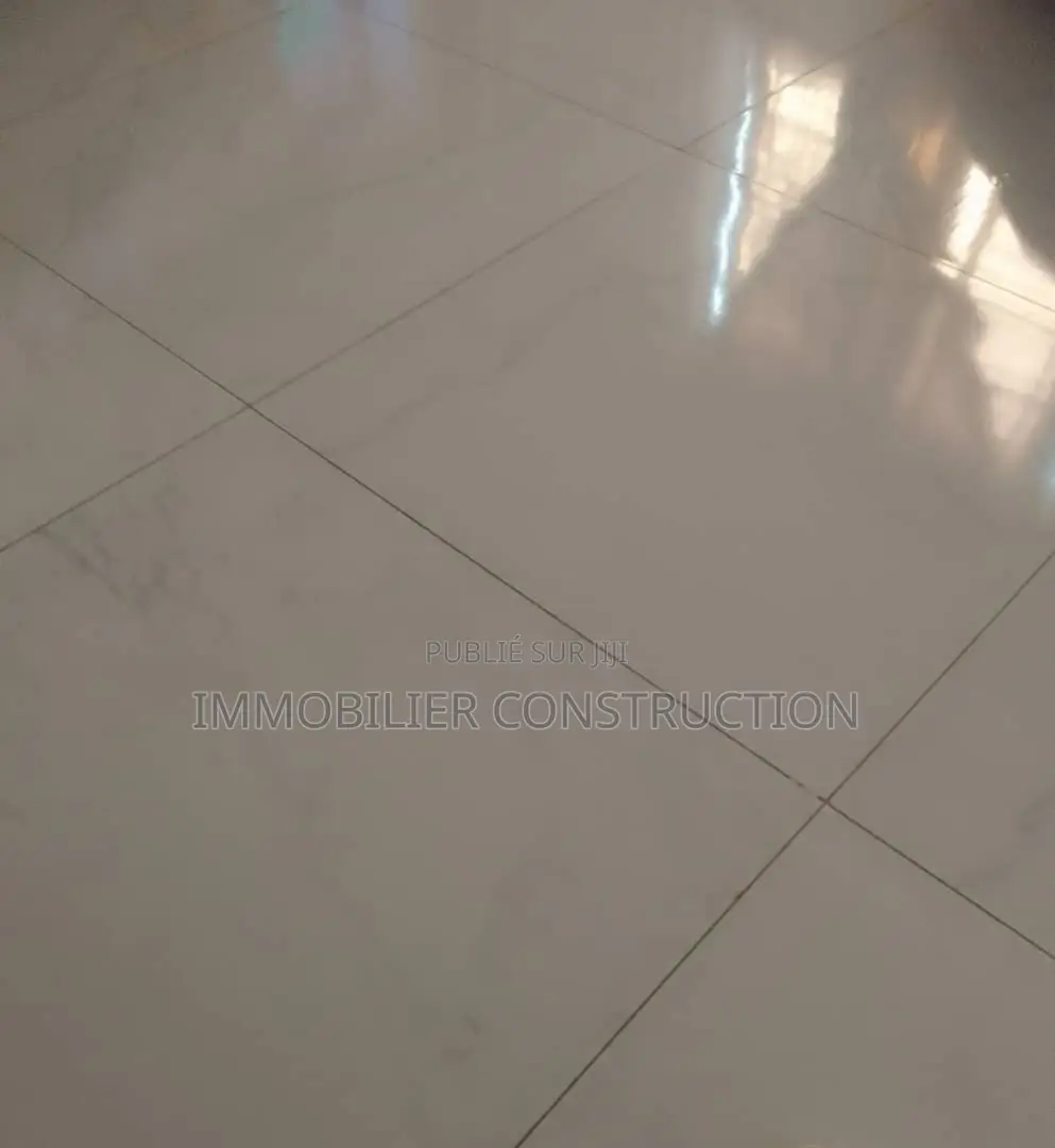 8chbre Blocs d'appartements dans Immeuble R+2, Parcelles Assainies