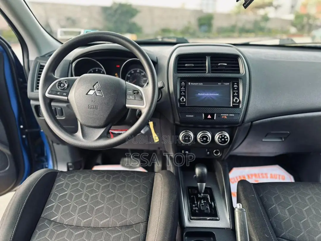 Mitsubishi Outlander 2021 Bleu