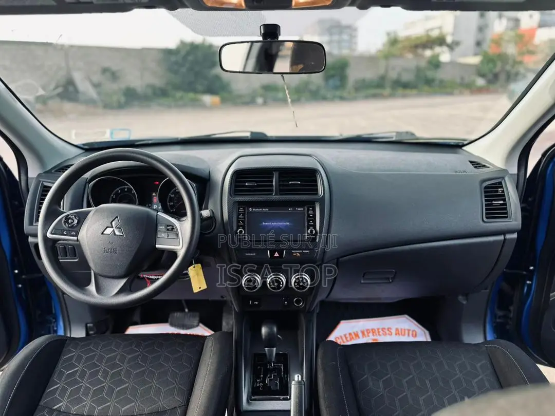 Mitsubishi Outlander 2021 Bleu