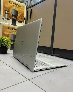 New Dell Inspiron 17 7779 16GB Intel Core I7 SSD 512GB