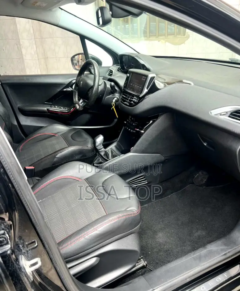 PEUGEOT 208 2018 Blanc