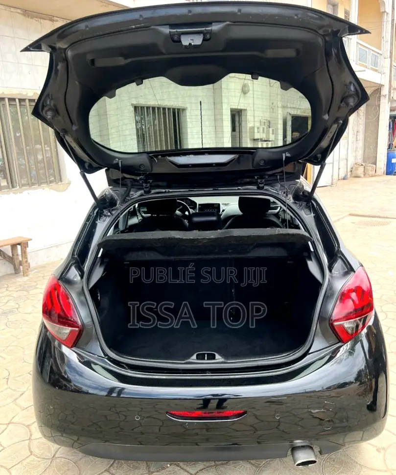 PEUGEOT 208 2018 Blanc