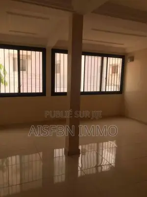 4chbre Villa dans Aisfbn Immo, Sicap-Liberté à Vendre