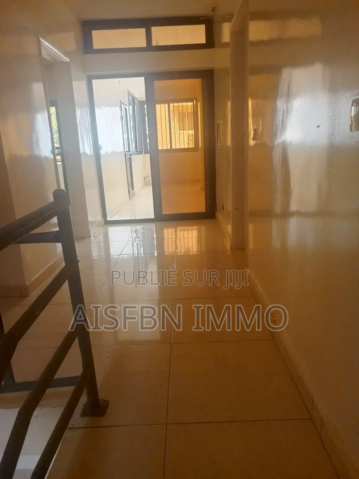 4chbre Villa dans Aisfbn Immo, Sicap-Liberté à Vendre