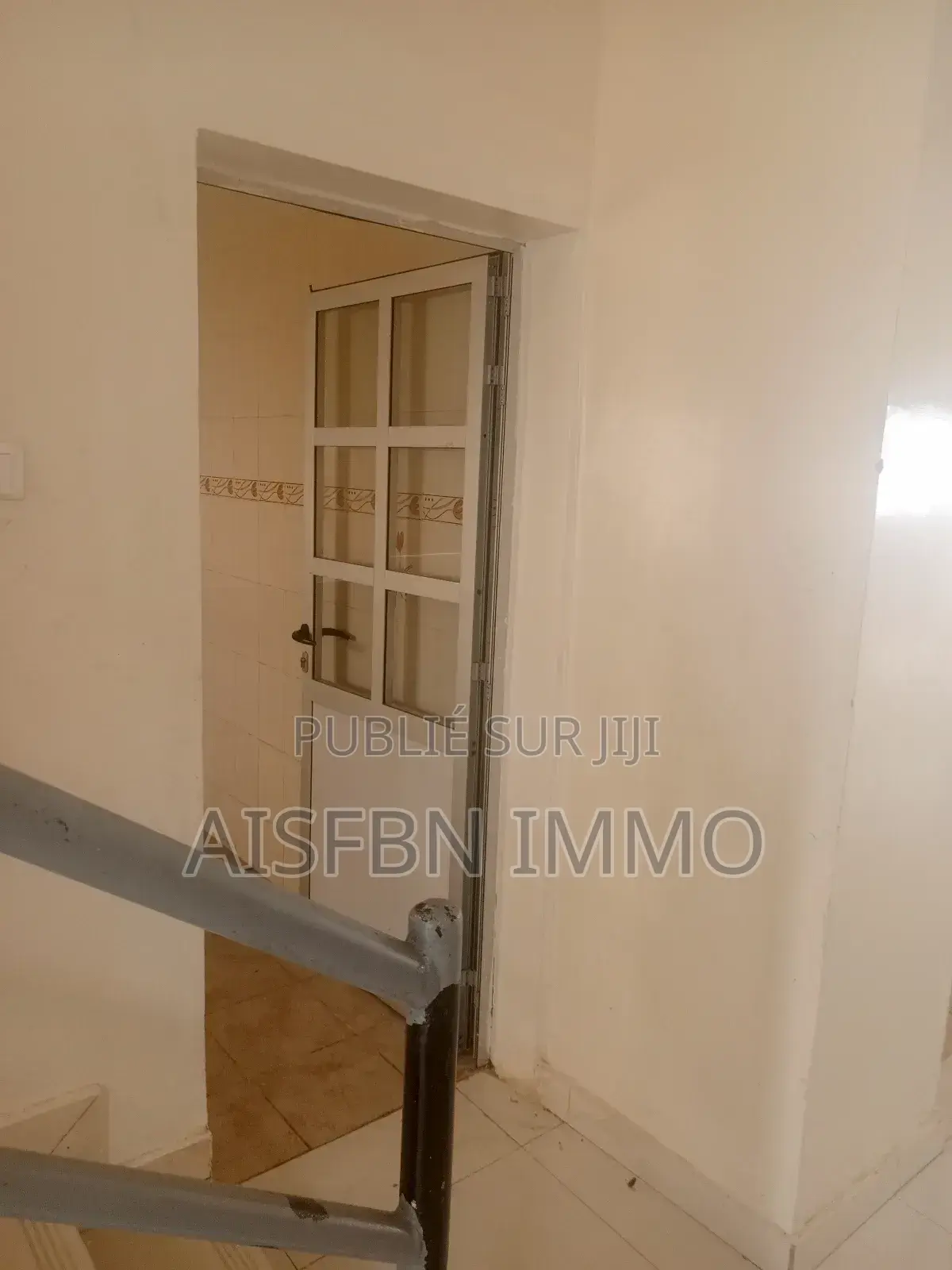 4chbre Villa dans Aisfbn Immo, Sicap-Liberté à Vendre