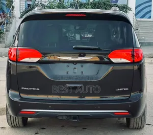 Chrysler Pacifica 2018 Noir