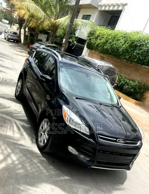 Photo - Ford Escape 2016 Noir