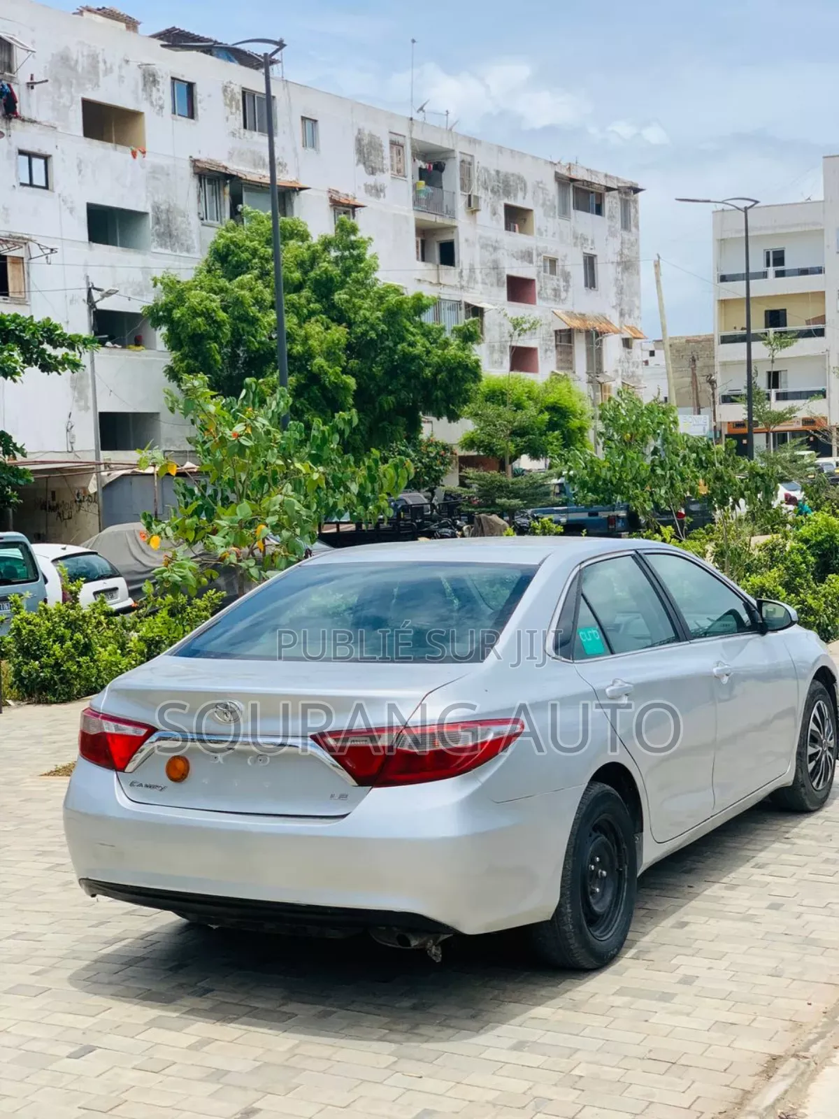 Toyota Camry LE 4dr Sedan (2.5L 4cyl 6A) 2015 Gris