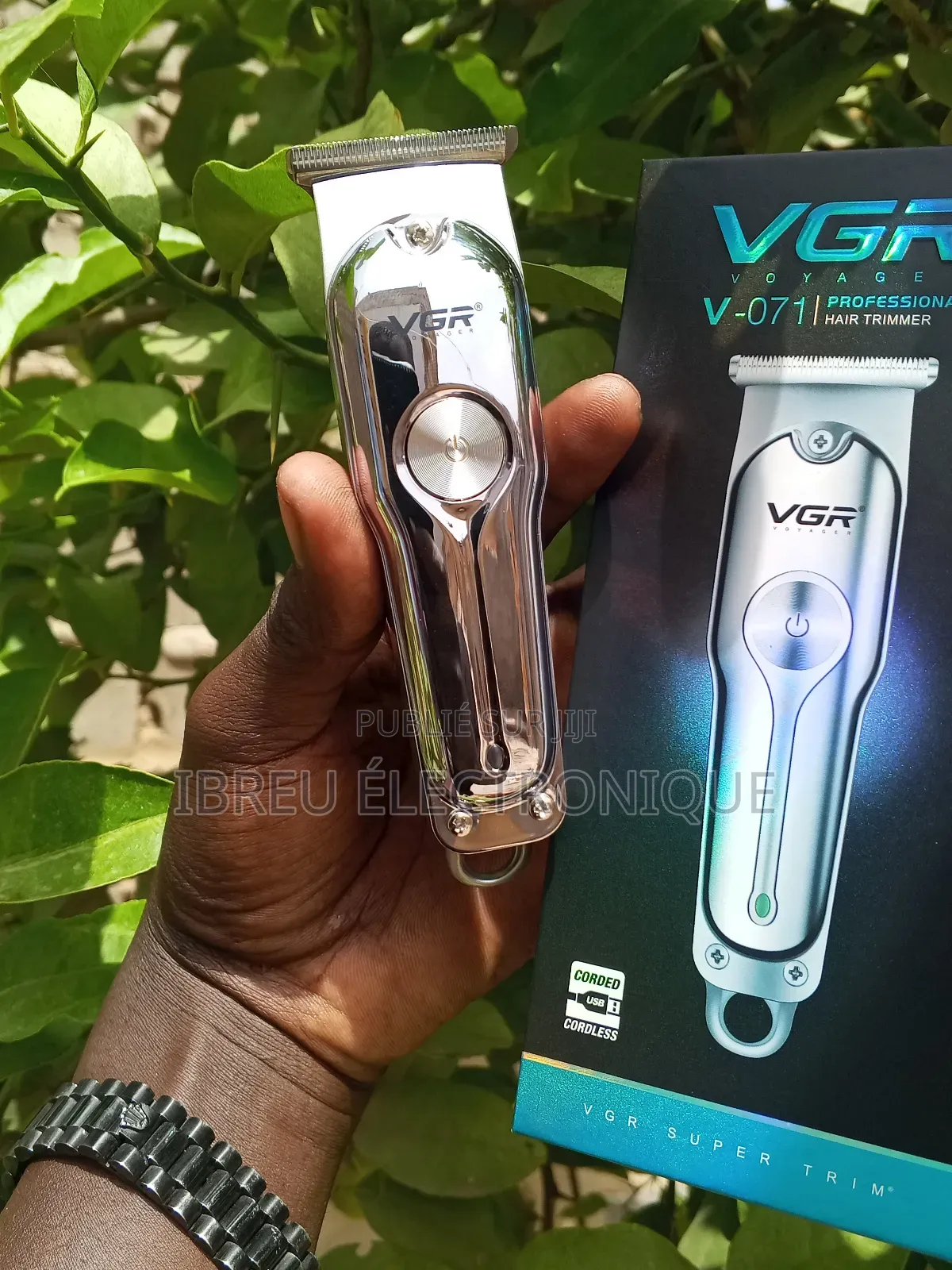 Cette Tondeuse VGR Professionnelle Allie Style, Puissance