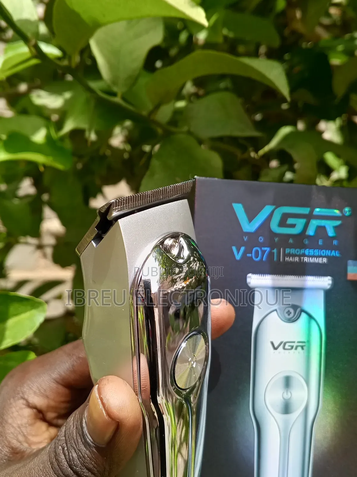 Cette Tondeuse VGR Professionnelle Allie Style, Puissance