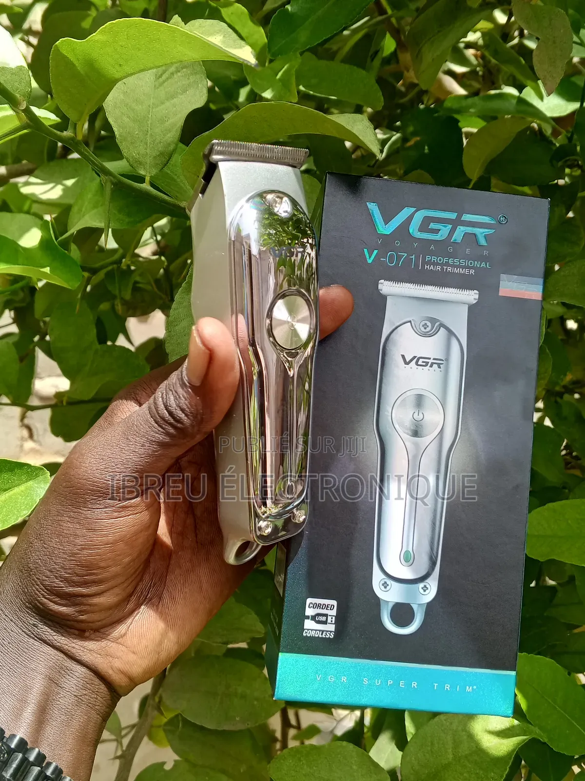 Cette Tondeuse VGR Professionnelle Allie Style, Puissance