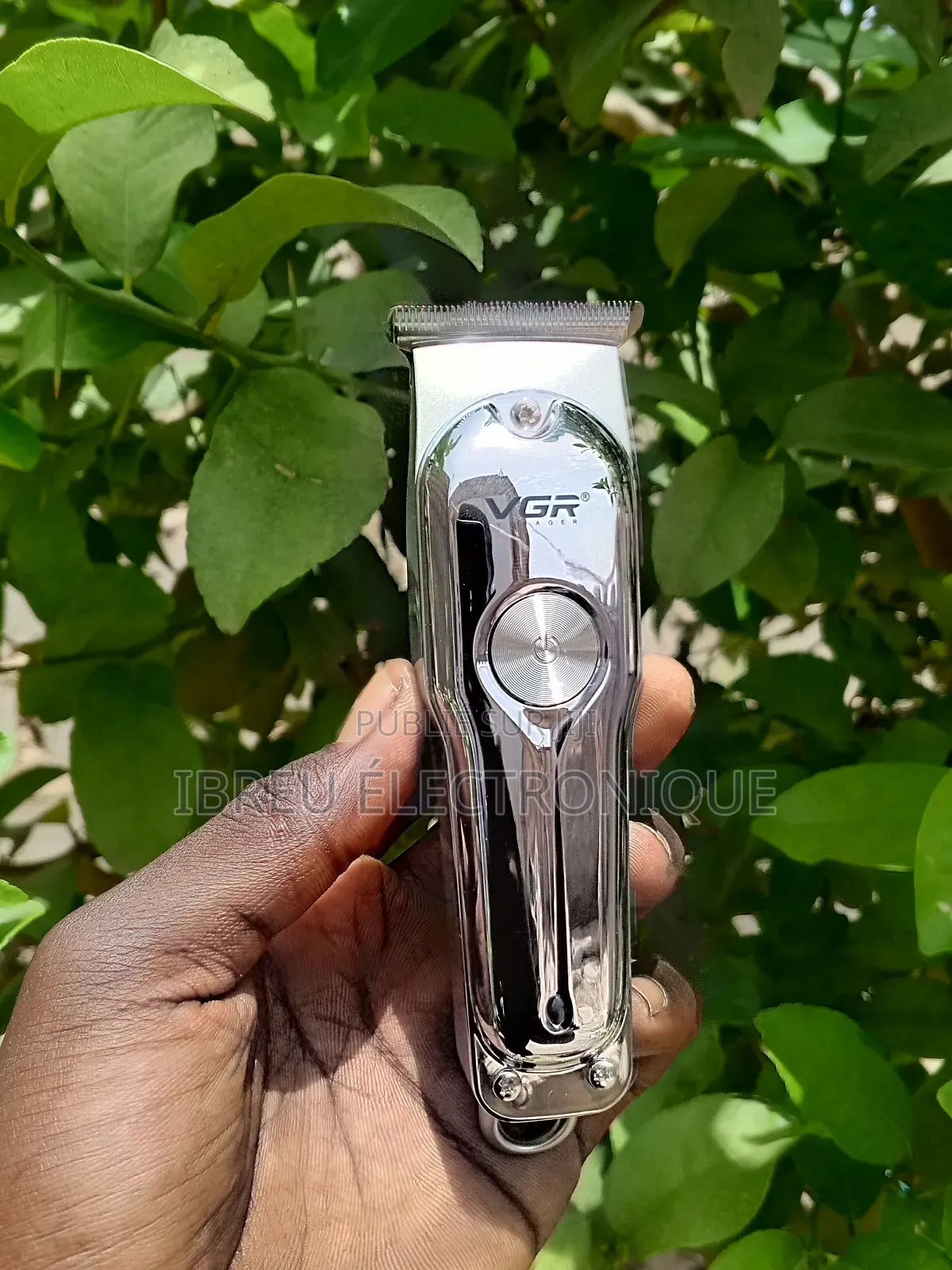 Cette Tondeuse VGR Professionnelle Allie Style, Puissance