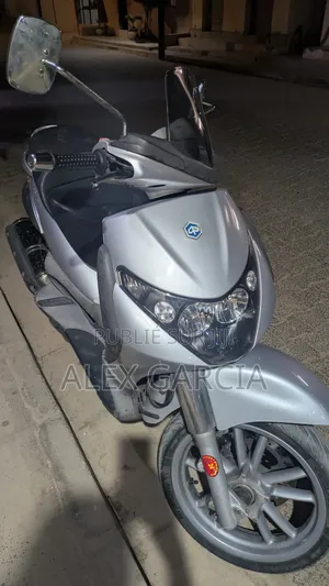 Photo - Piaggio Trotinette 2018 Gris