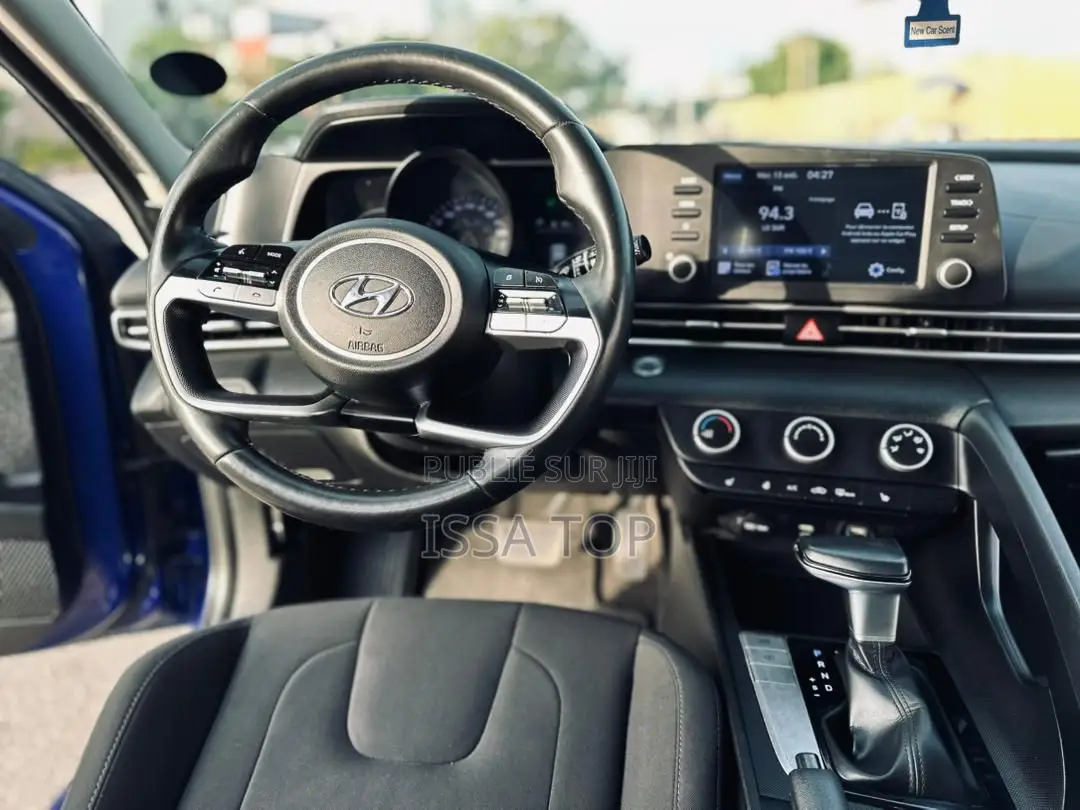 Hyundai Elantra 2021 Blue