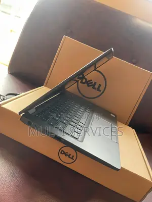 Photo - New Ordinateur Portable Dell Latitude 5300 8GB Intel Core I5 SSD 256GB