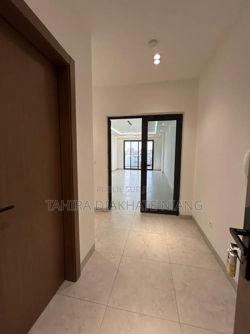 3chbre Appartement dans Fann-Point E-Amitié à Vendre