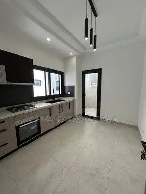 3chbre Appartement dans Fann-Point E-Amitié à Vendre