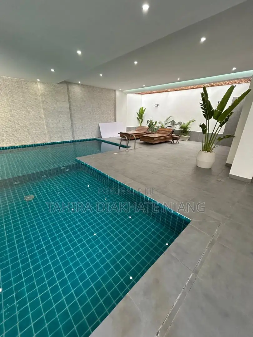 3chbre Appartement dans Fann-Point E-Amitié à Vendre